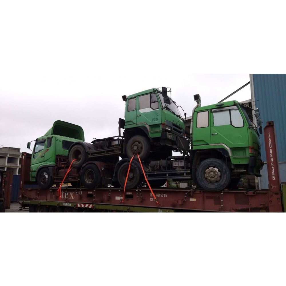 出口3个拖车头,平板柜上固定.jpg 出口3个拖车头,平板柜上固定.jpg